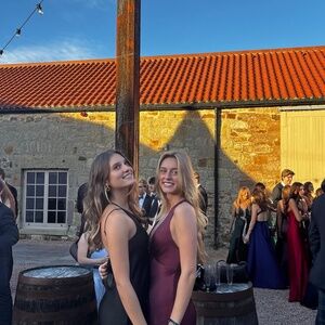 Meet your Posher, Milania